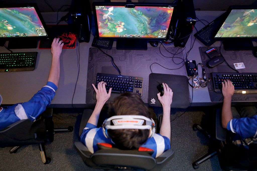 11172016esports02